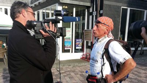Nach 145,8 Km im Ziel - Siggi im Interview mit Horst Joachim Kupka