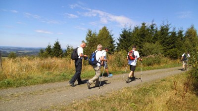 Unterwegs auf der Tiefenrother Höhe 800 x 400.jpg