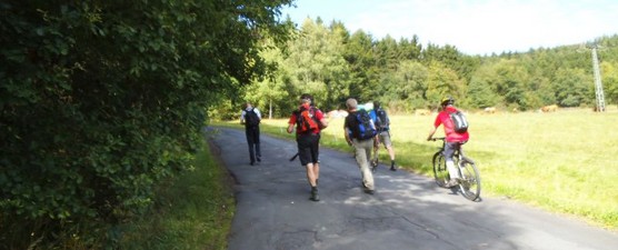 Unterwegs mit Fahrrad 800 x 324.jpg